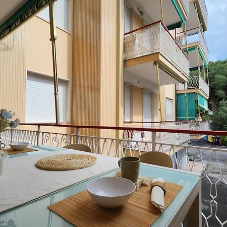200m From The Sea, New Flat With Ac And Wifi Daire