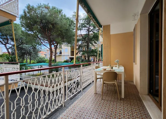 200m From The Sea, New Flat With Ac And Wifi