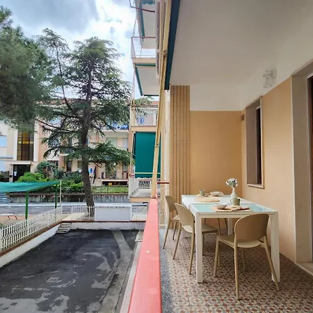 Apartment 200m From The Sea, New Flat With Ac And Wifi *